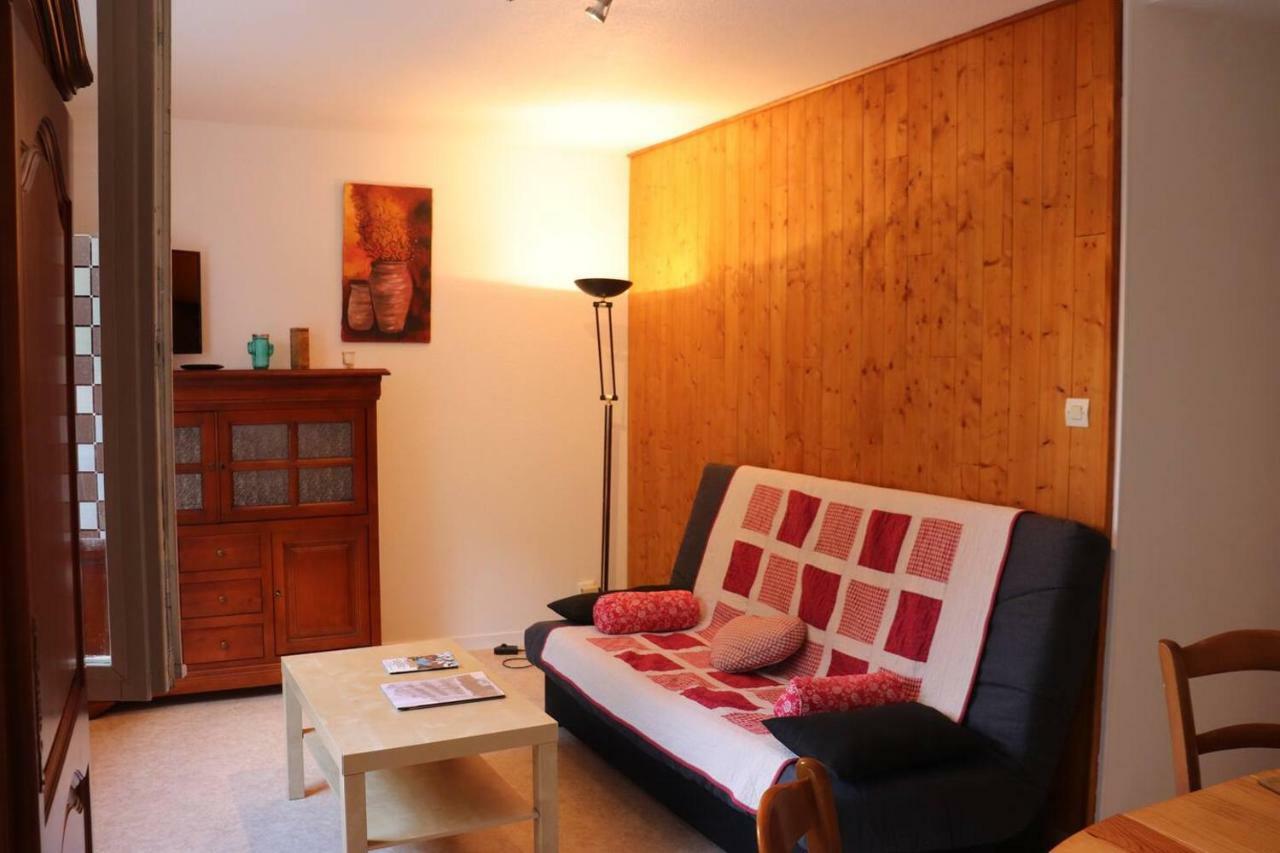 Le Nid De Barrier Appartement Bagnères-de-Luchon Buitenkant foto